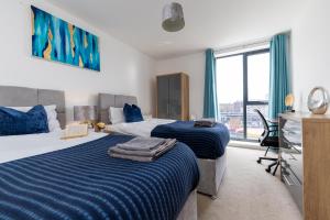 Stevenage - 2 Bedroom Apartment, Free Wifi & Balcony Upto 5 guests