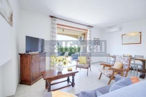 Villetta Marco Polo, 3 camere, clima, giardino e posto auto, a soli 50 m dal mare! by Alfareal