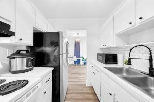 Palm Wave Stays - Designers Stay - Sleeps 10