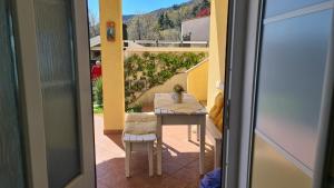One-Bedroom Apartment with Terrace (4 Adults) room in Apartments Villa Krasa