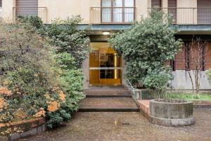 Elegant and Roomy Central Apartment