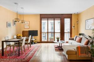 Elegant and Roomy Central Apartment