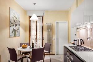 Elegant and Roomy Central Apartment