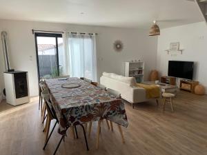 Maisons de vacances Maison 4 chambres - 8/10 personnes, proche mer : photos des chambres