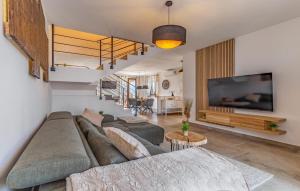 Gorgeous Home In Vodnjan With Wifi 