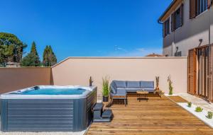 Gorgeous Home In Vodnjan With Wifi 