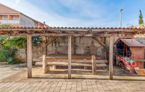 2 Bedroom Amazing Apartment In Novalja