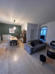 MAISON DE VILLE AVEC GARAGE ET TERRASSE