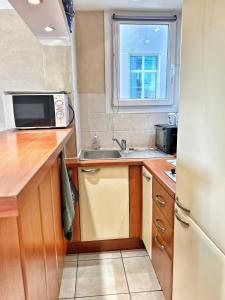 Sanary, Studio vue mer, à deux pas des plages et du centre ville