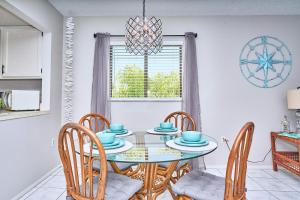 5 mi to Beaches, POOL, Golf, Fishing