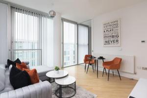 Central MK 1 Bed Apartment With Parking