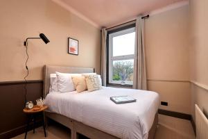 Settle in Winchester - Stylish Self Check-In Rooms