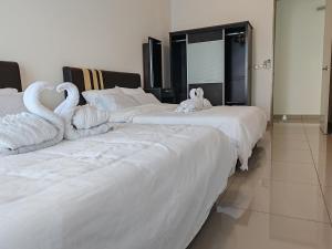 Invincible Seaview Vacation Condo 3R3B 8Pax