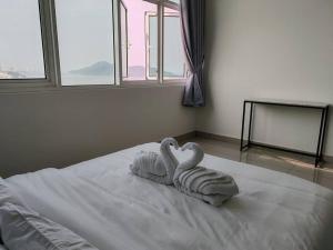 Invincible Seaview Vacation Condo 3R3B 8Pax