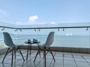 Invincible Seaview Vacation Condo 3R3B 8Pax