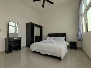 Invincible Seaview Vacation Condo 3R3B 8Pax