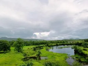 *HeeraLaxmi Villa* - Manor