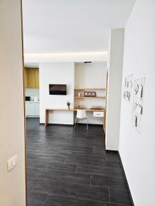 Magnet Residence Condo 3 self check in