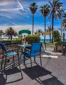 Hotel Flots dAzur Promenade des Anglais