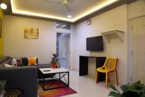 3 MidTown-1BHK, Near AIG Hospital, Hitech City