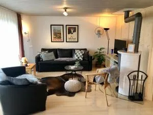 Gemütliche Ferienwohnung direkt am Tor zum Berner Oberland - Südern