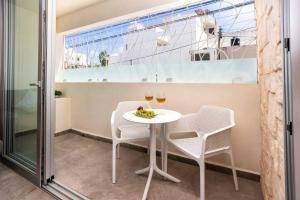 Deluxe Jr. 2 rooms suite, Dept. 101