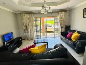 4 bedroom house, Amanzimtoti DBN - Amanzimtoti