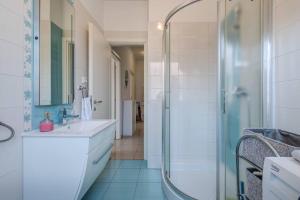 SeaView Apartment in City Centre