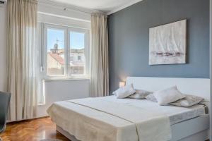 SeaView Apartment in City Centre