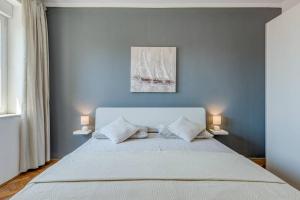 SeaView Apartment in City Centre