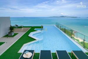 Amazing Large Studio with Sea view Near Beach