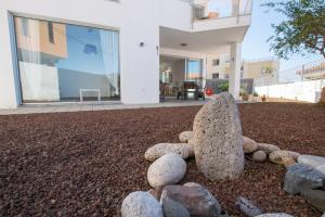 Peaceful Modern Beach Home