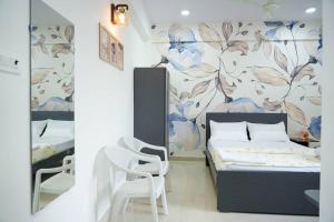 AC room with Queen Bed Gachibowli