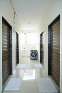 AC room with Queen Bed Gachibowli