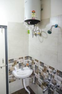 AC room with Queen Bed Gachibowli