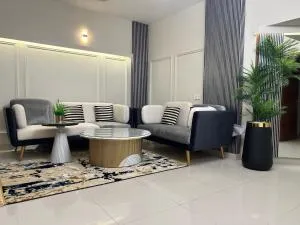 Comfortia Guest House 3 Bed with DringDining - Clifton