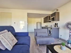 studio avec jardin, piscine et parking