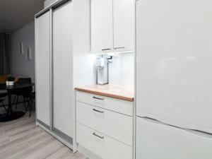 Cozy roomy studio flat next to tram stop @ Kallio