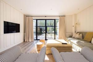 Battersea Set – 3 Bedroom Home with Garden