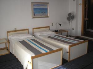 Economy Triple Room room in Doge Inn