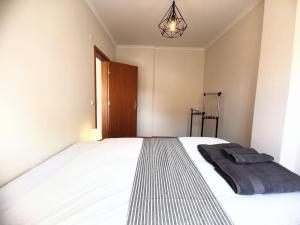 new sunny house! your home Lisbon apartment