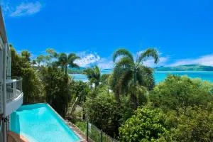 Seascape on Shutehaven - Whitsunday Views Holiday Home - Дейдрим-Айленд