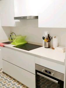 Apartamento céntrico en Granada con garaje gratis.