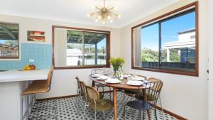 Sylvias at Currarong