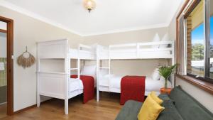 Sylvias at Currarong