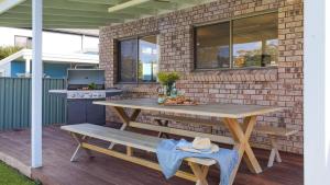 Sylvias at Currarong