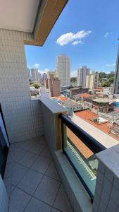 Flat confortável próximo ao metrô com recepção 24h