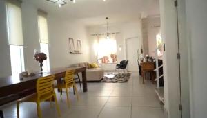 Quarto Privativo em Casa Linda