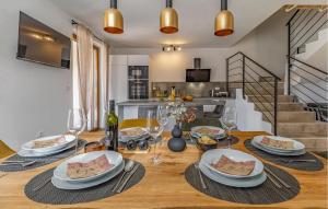 3 Bedroom Awesome Home In Vodnjan 