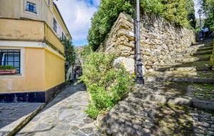 3 Bedroom Gorgeous Apartment In Zoagli